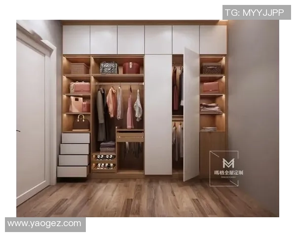 打造个性化空间衣柜背面足球明星贴纸让你的房间焕然一新